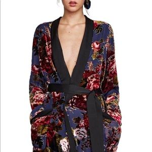 Zara contrasting velvet kimono